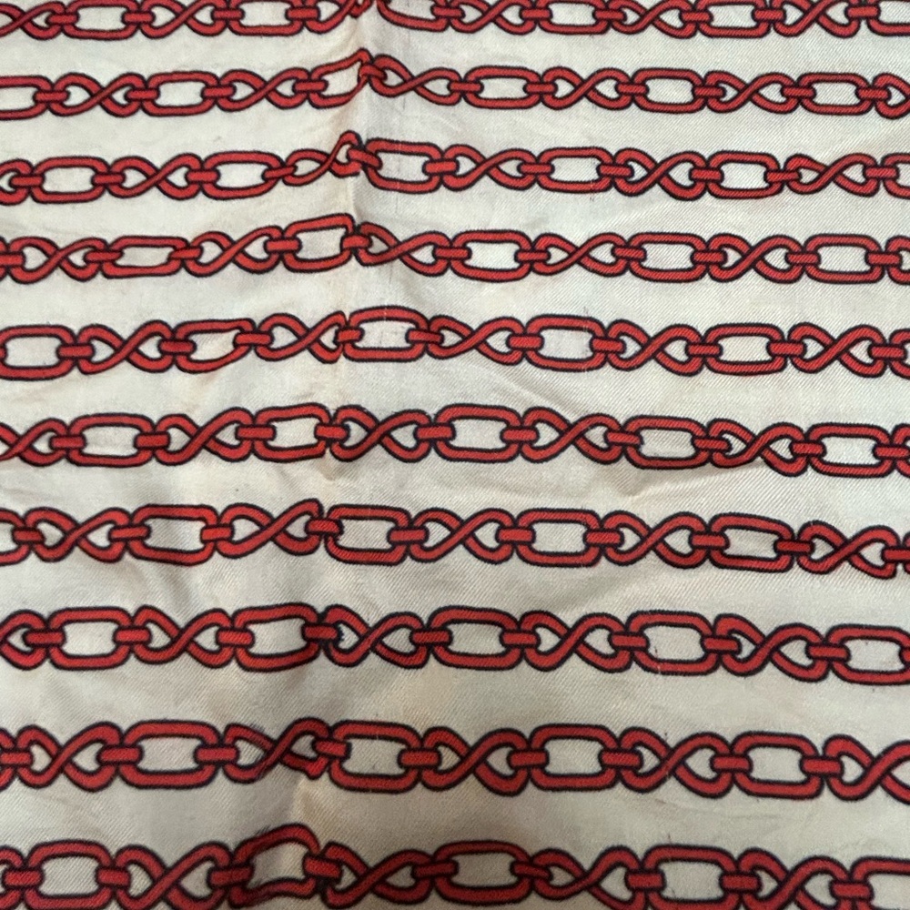 Vintage Red and White Chain Pattern Scarf - Picture 5 of 9